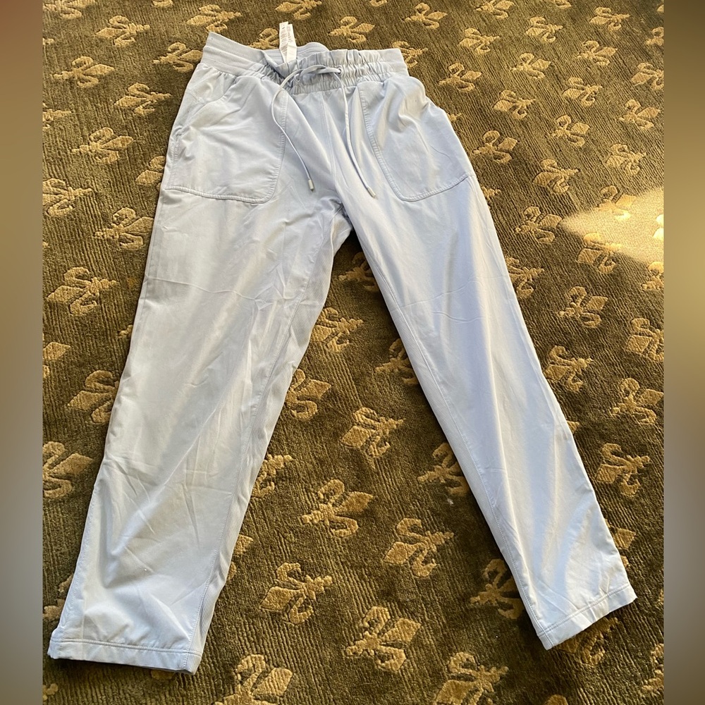 Lululemon light blue cropped track pants in Size 6.